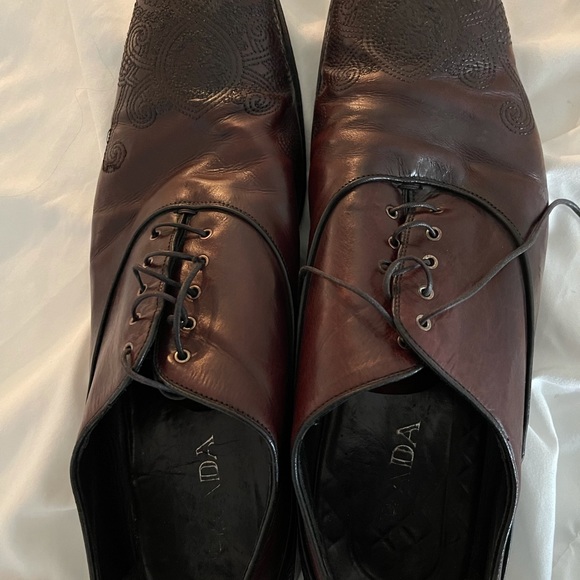 Prada Men’s Burgundy w/black special ed detail - Picture 7 of 9